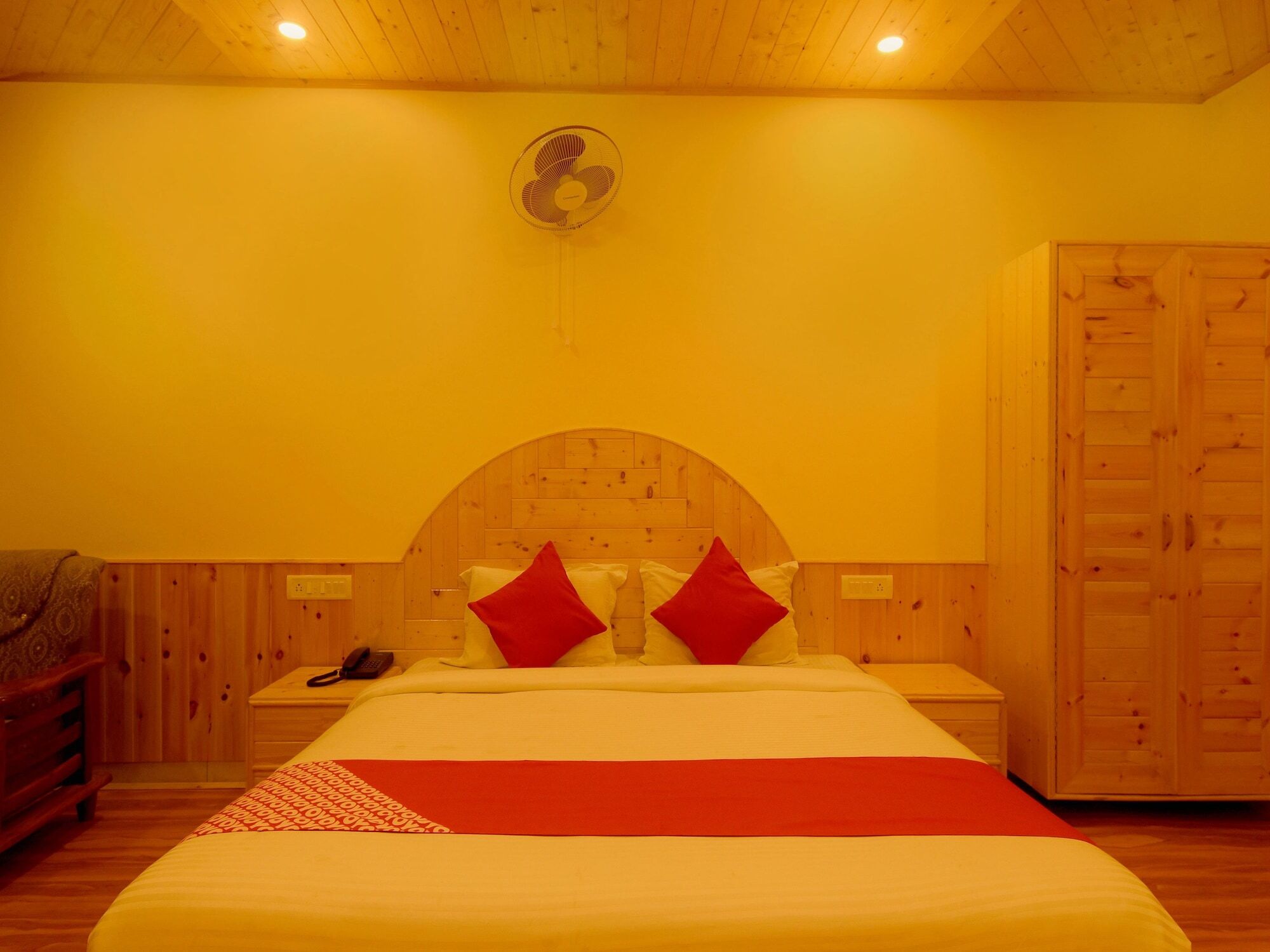 Oyo 18337 Dishant Hotel Manali (Himachal Pradesh)